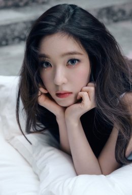 IRENE (ไอรีน) ผลิบานในฐานะศิลปินเดี่ยวอย่างงดงาม ด้วยมินิอัลบั้มชุดแรก 'Like A Flower' ยอดจำหน่ายวันแรกทะลุกว่า 2.5 แสนชุด และติดอันดับ 1 บนชาร์ต iTunes Top Albums กว่า 21 ภูมิภาคทั่วโลก